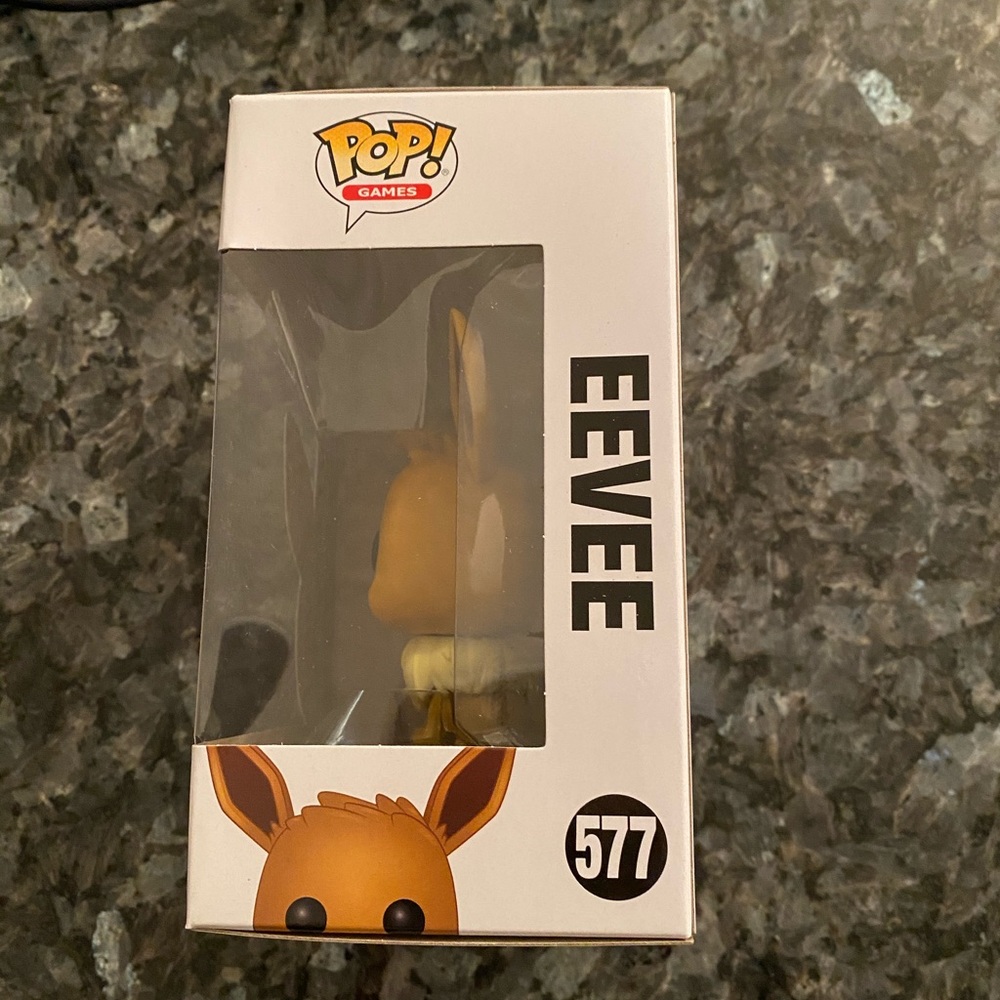 Eevee- Pokemon-Funko Pop! #577 - Picture 2 of 6